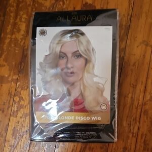 Glamorous Blonde Wig